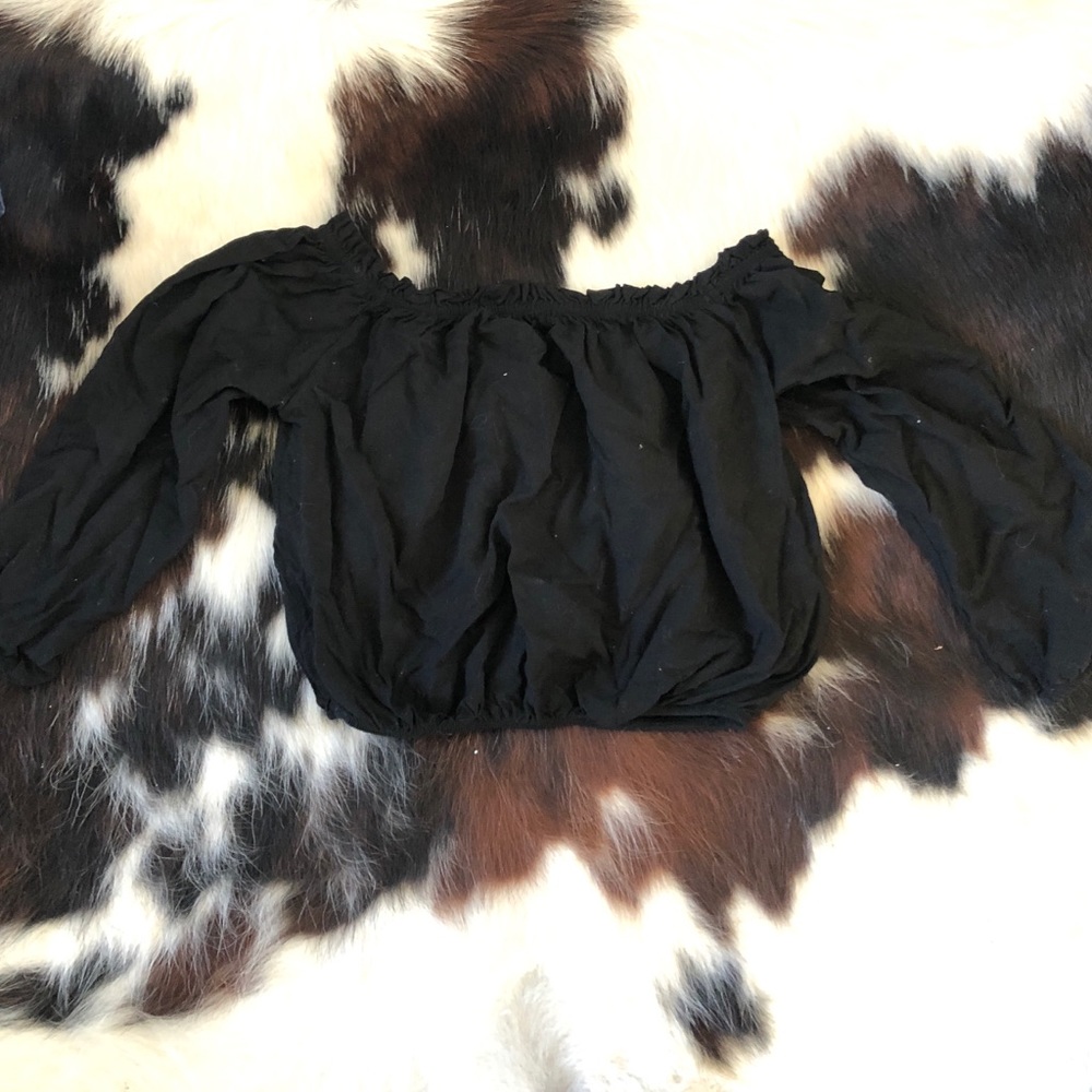 Brandy Melville scrunched off shoulder crop top
